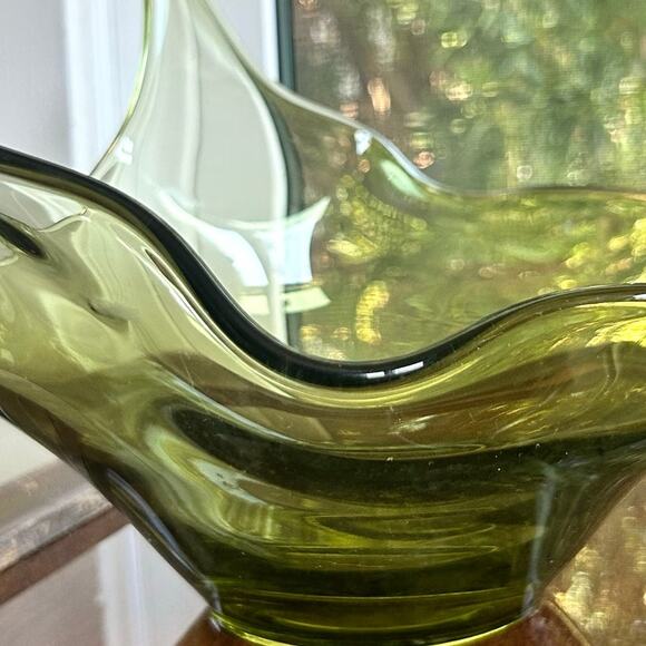 Vintage Viking Glass Handkerchief Bowl – Hand Blown Four-Point Art Glass - Picture 7 of 10